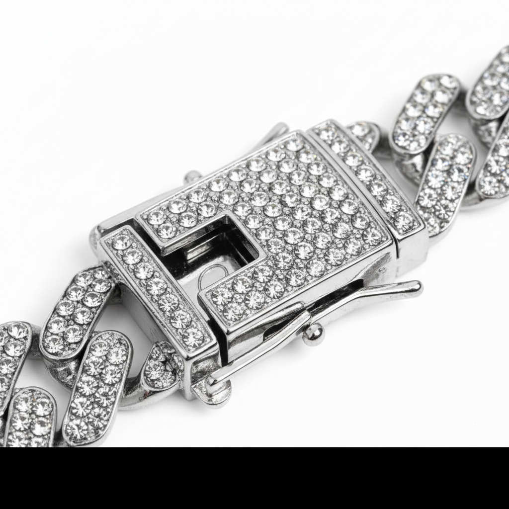 Cuban Link Bracelet Clasp Macro